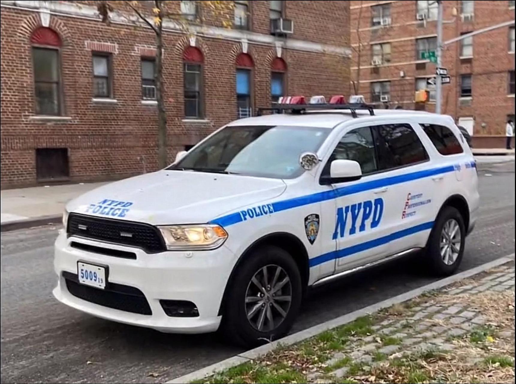 ok呀,整个新车.道奇杜兰戈srt nypd警车涂装