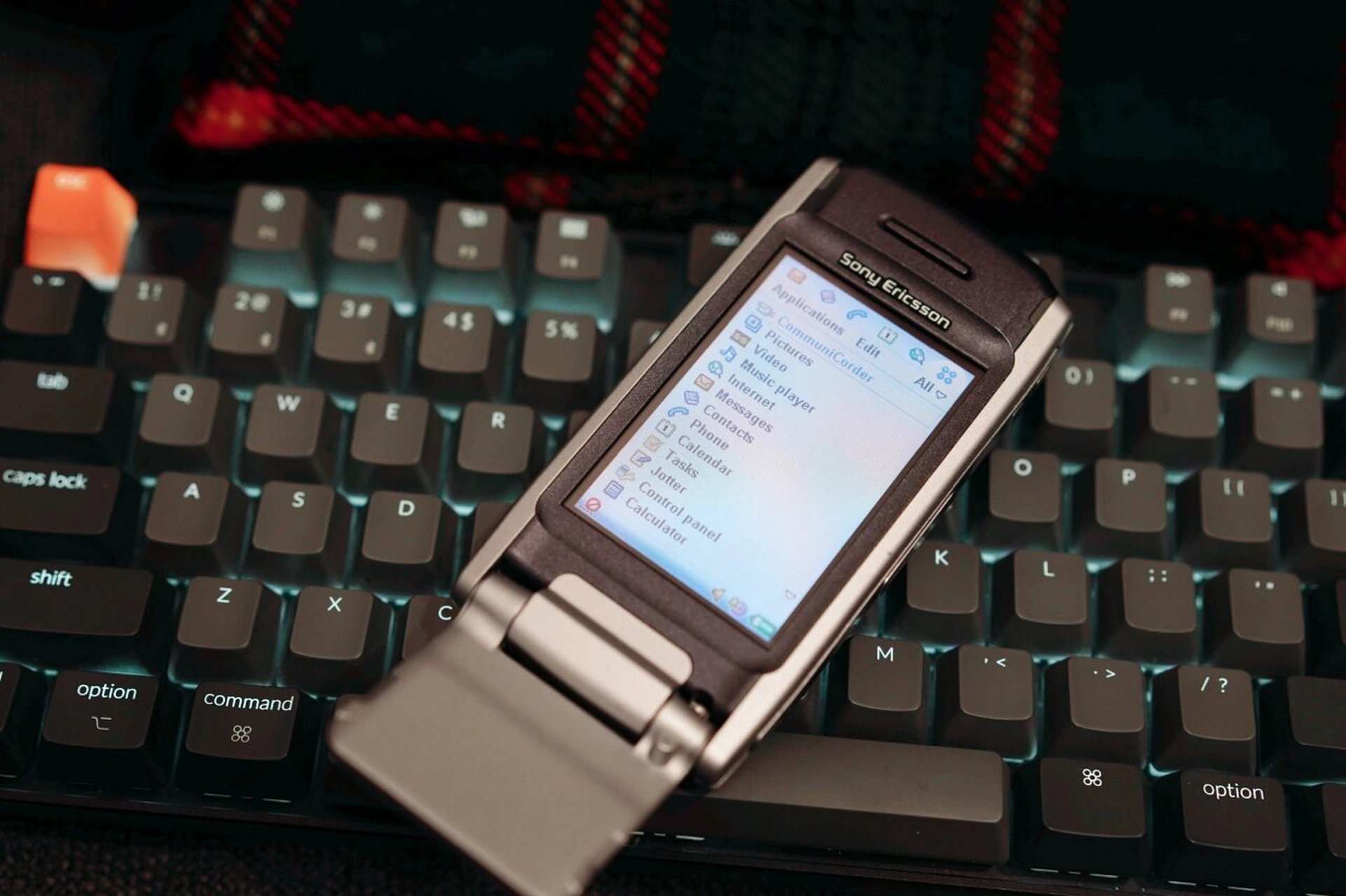 经典手机 索尼爱立信p900 最近心血来潮想捣鼓老手机,于是买了一部