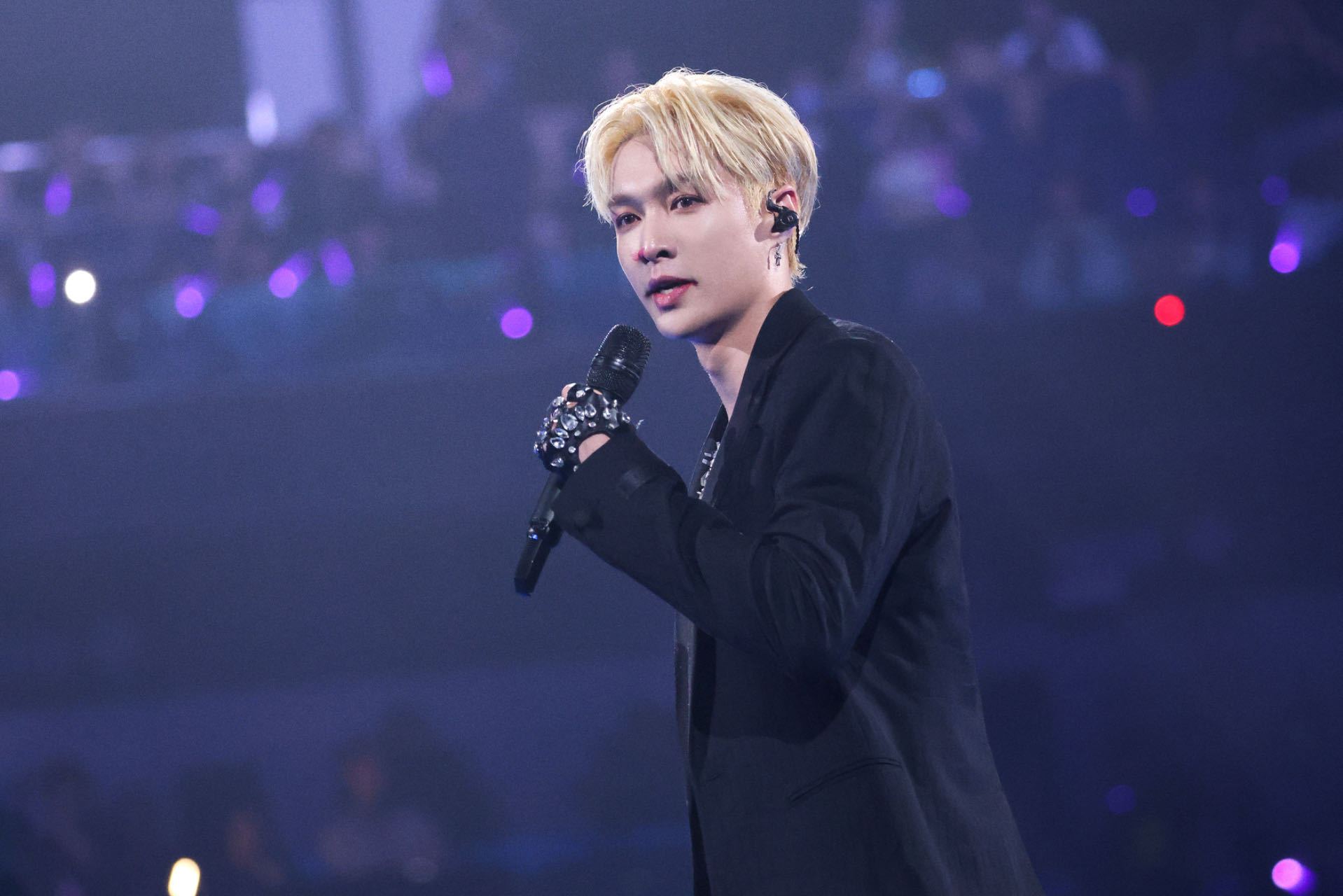 今夜,祝captain lay@张艺兴 生日快乐.