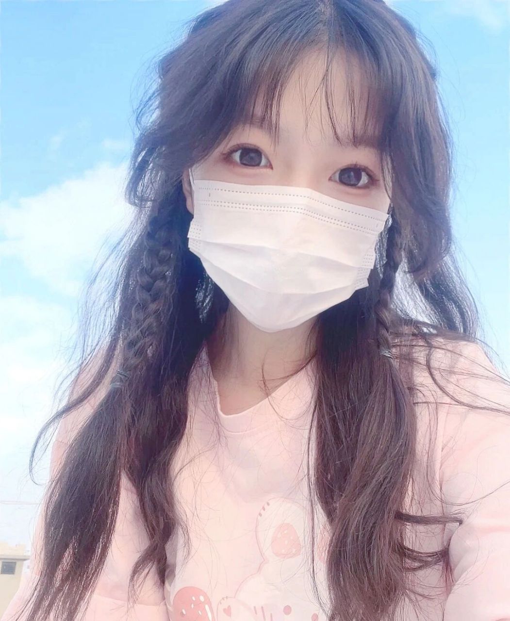 可爱的口罩小姐姐(头像) 有没有觉得这个小姐姐戴口罩特别可爱特别