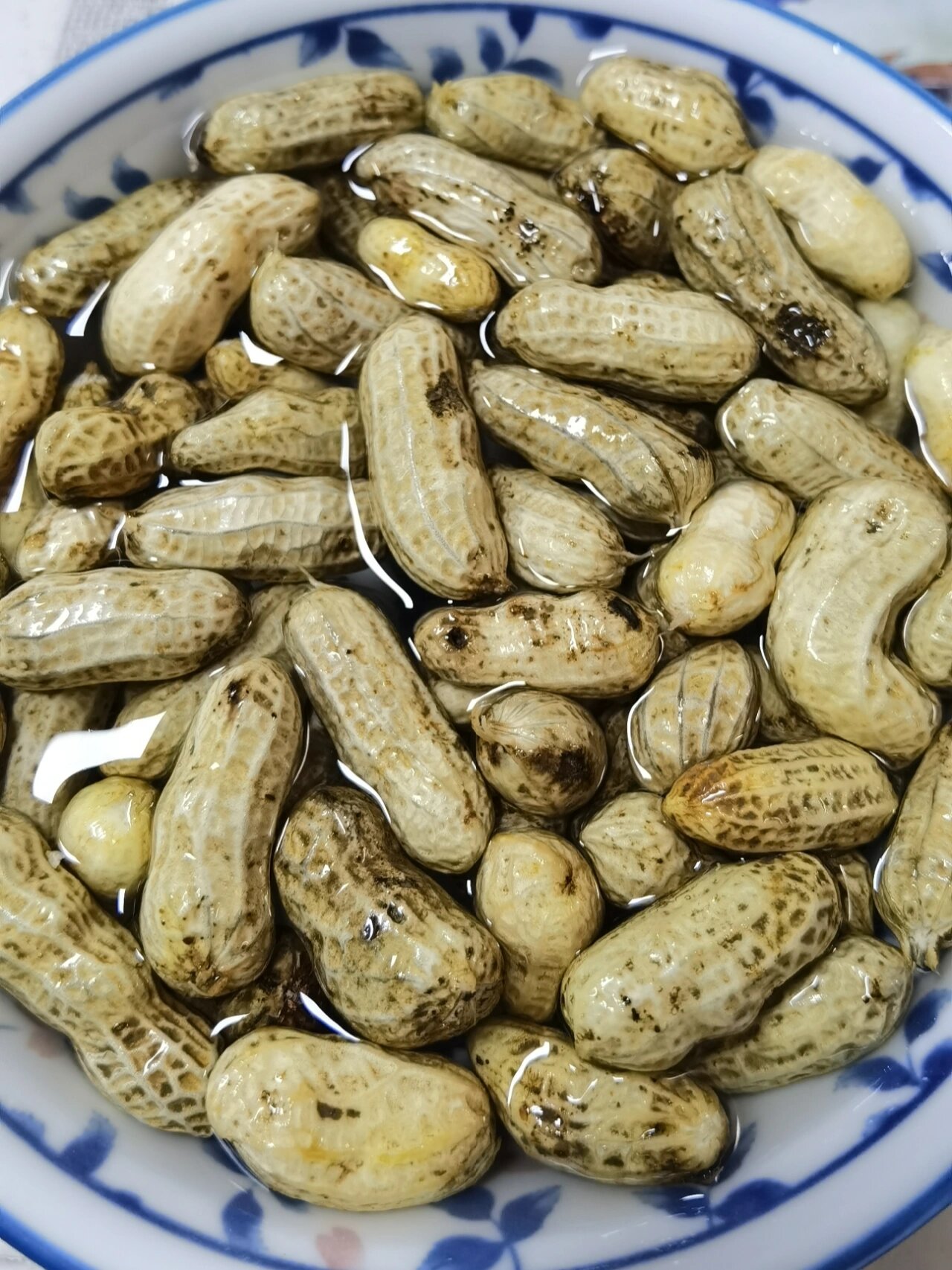 煮一锅新鲜多汁五香带壳花生