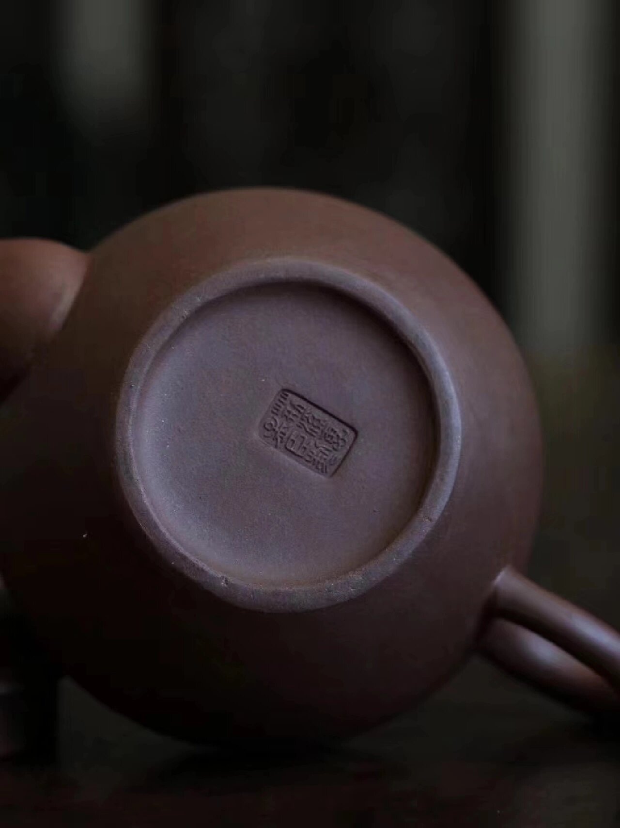 宜兴紫砂壶被台湾玩家所追捧,紫砂壶甚至成为金融壶,嗯,就跟广州芳村