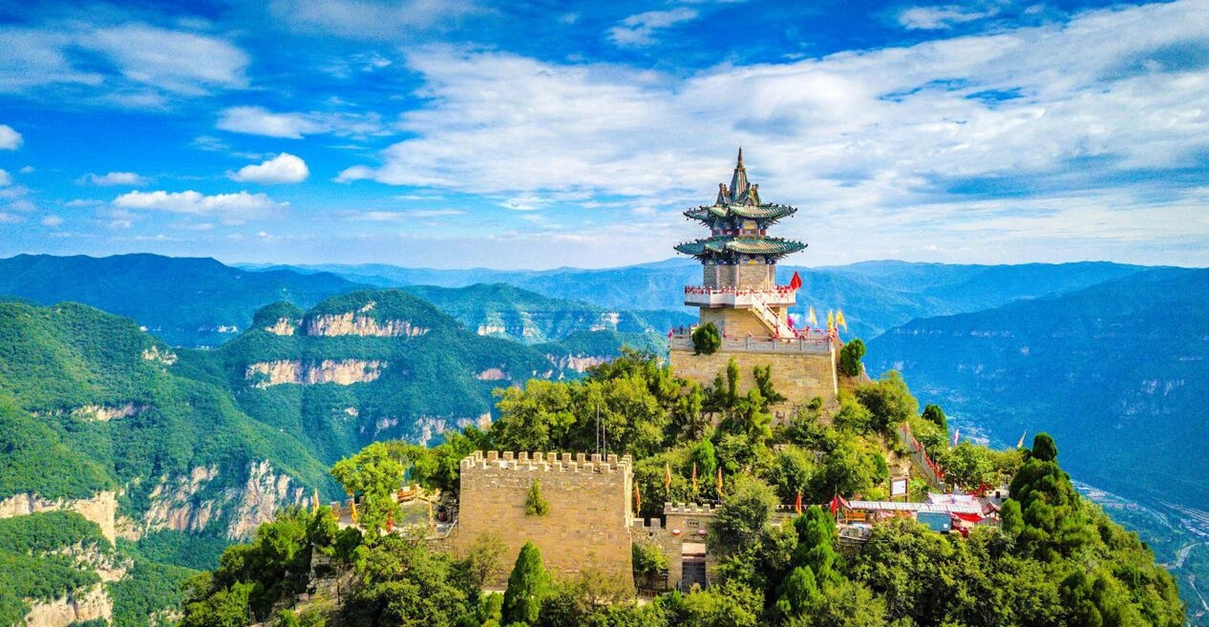 山西之美五:云丘山景区 云丘山景区位于山西省临汾市,景区总面积210