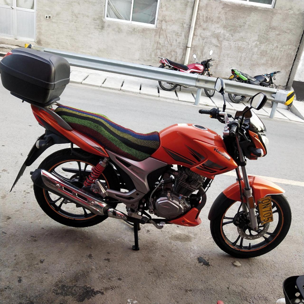 吉车转让,转让一台豪爵迪爽150,车况精品,发动机静音状态,手续齐全