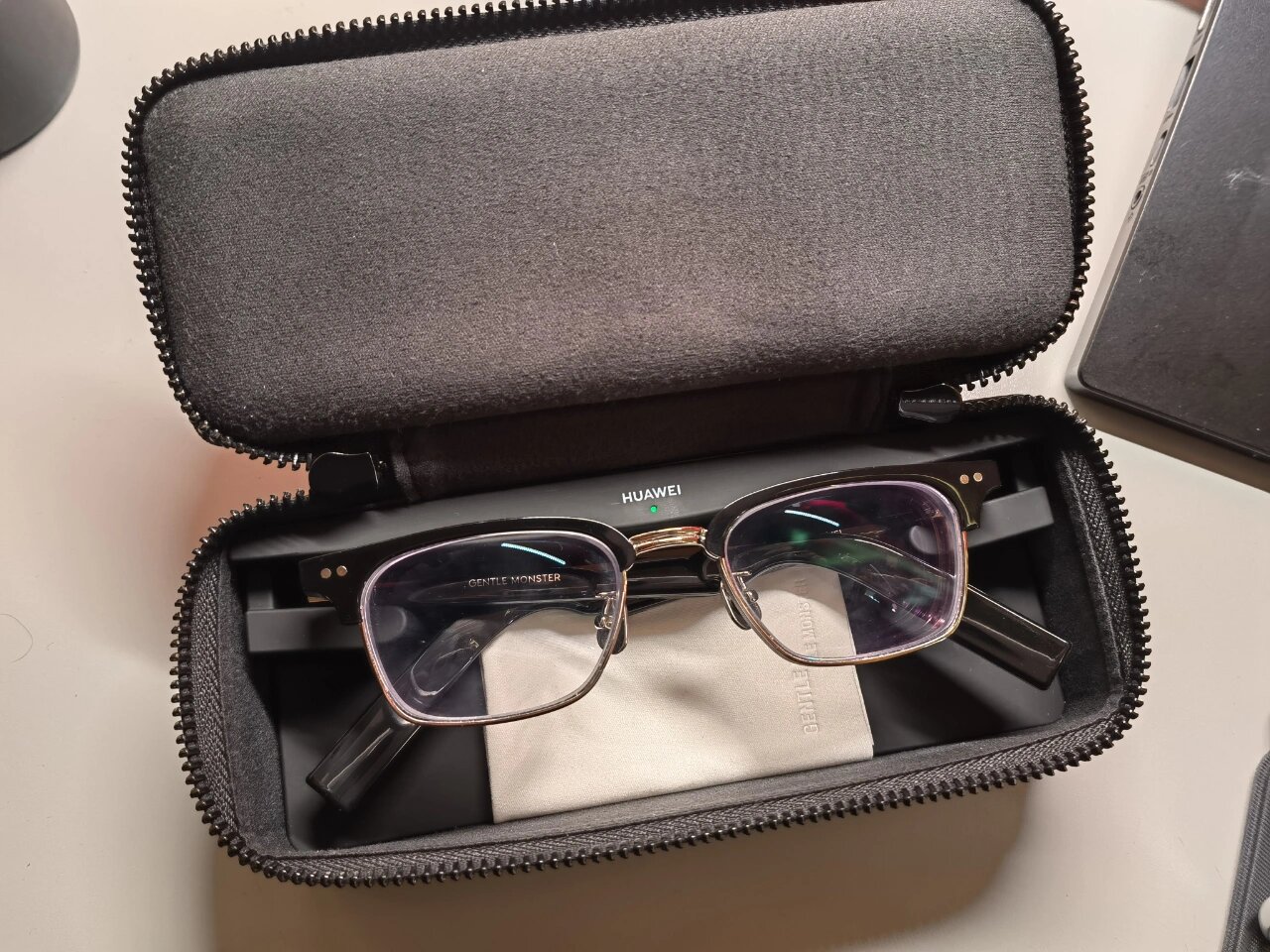 gm×华为智能眼镜二代体验测评 两个月前,华为发布了第三代的智能眼镜