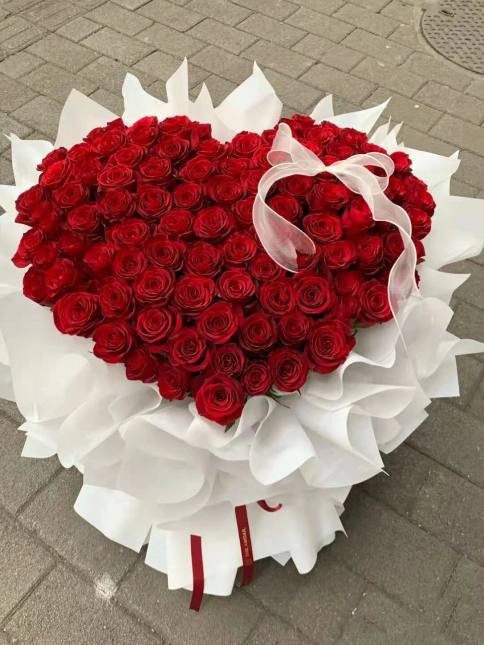 99支心形红玫瑰花束~ "智者不入爱河 遇你不做智者" 欧瑞国际鲜花速递