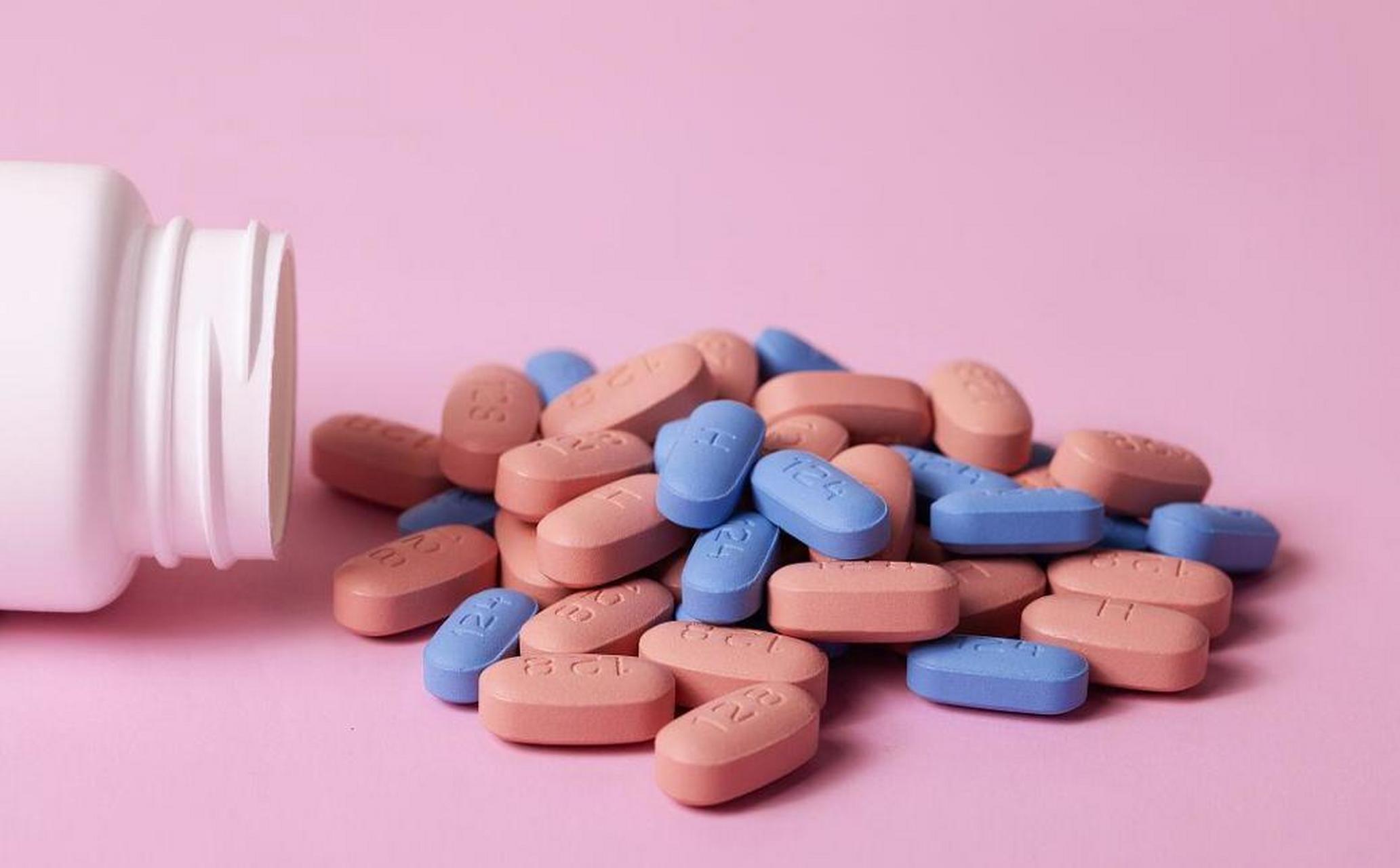 目前市面上的抗hiv药物有三类,包括国家免费提供的