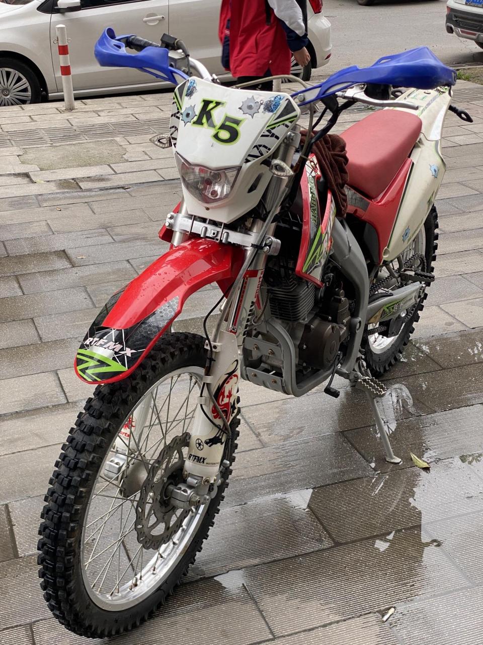 今日新到一台福利车型,海陵k5,250排量,跟海陵m4搭载同一款发动机rtf