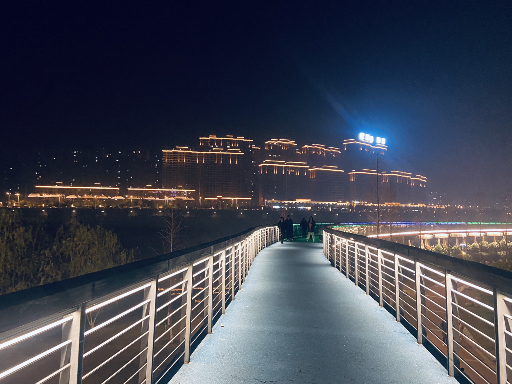 衡阳夜景91丨散步发现的宝藏地～ 92喜欢晚上散散步 欣赏着沿途的