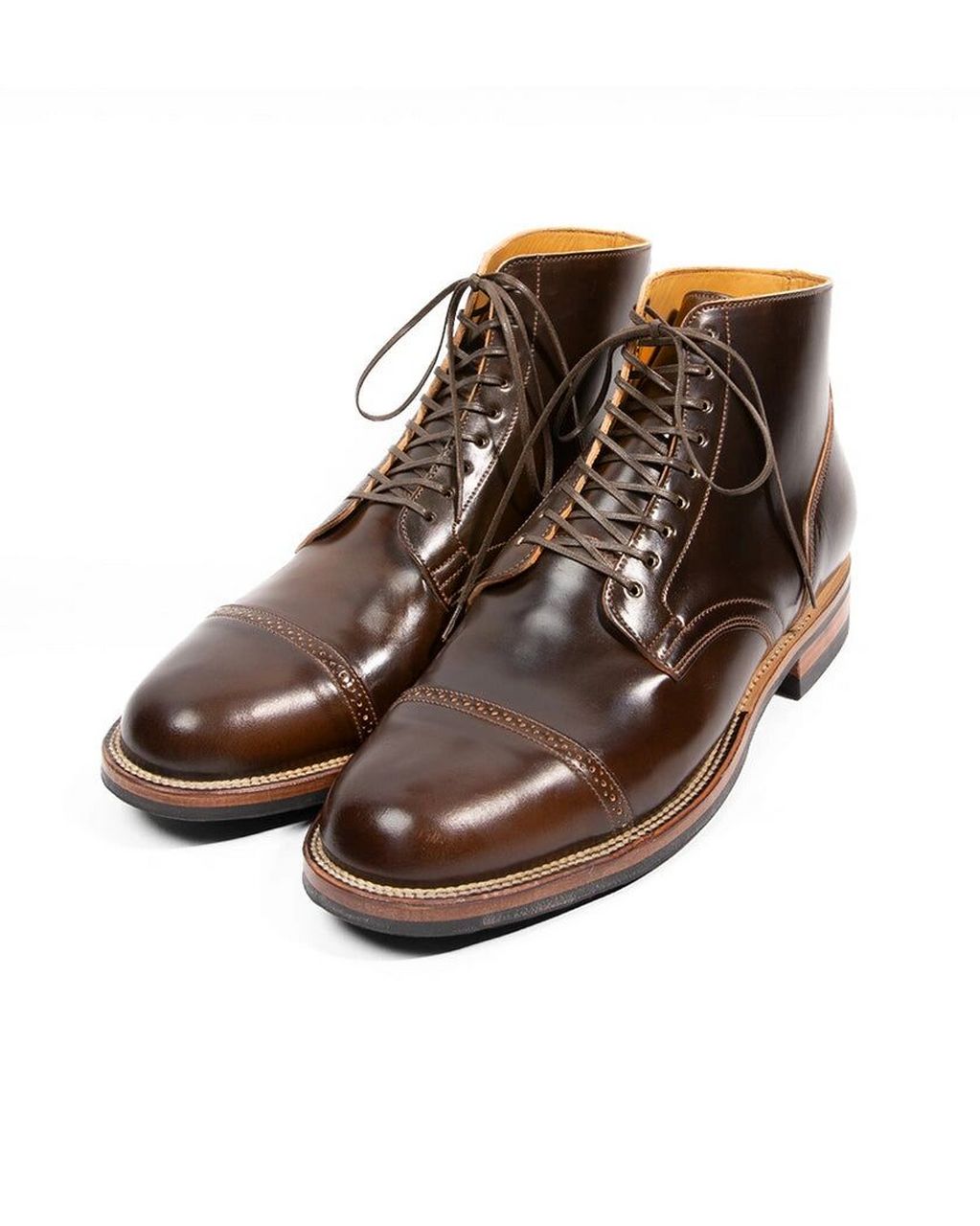 种草 | viberg 2030马臀皮全系列 viberg 作为加拿大工装靴之王,他家