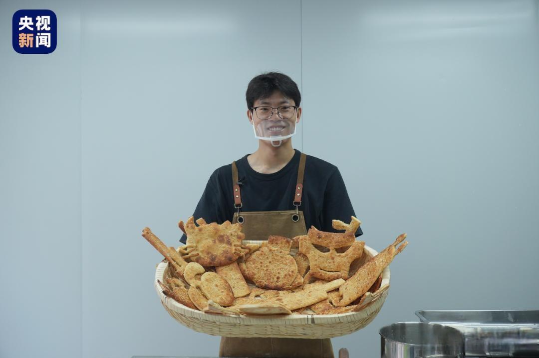 市面上卖烧饼的人多了,为何唯独他能走红全网?