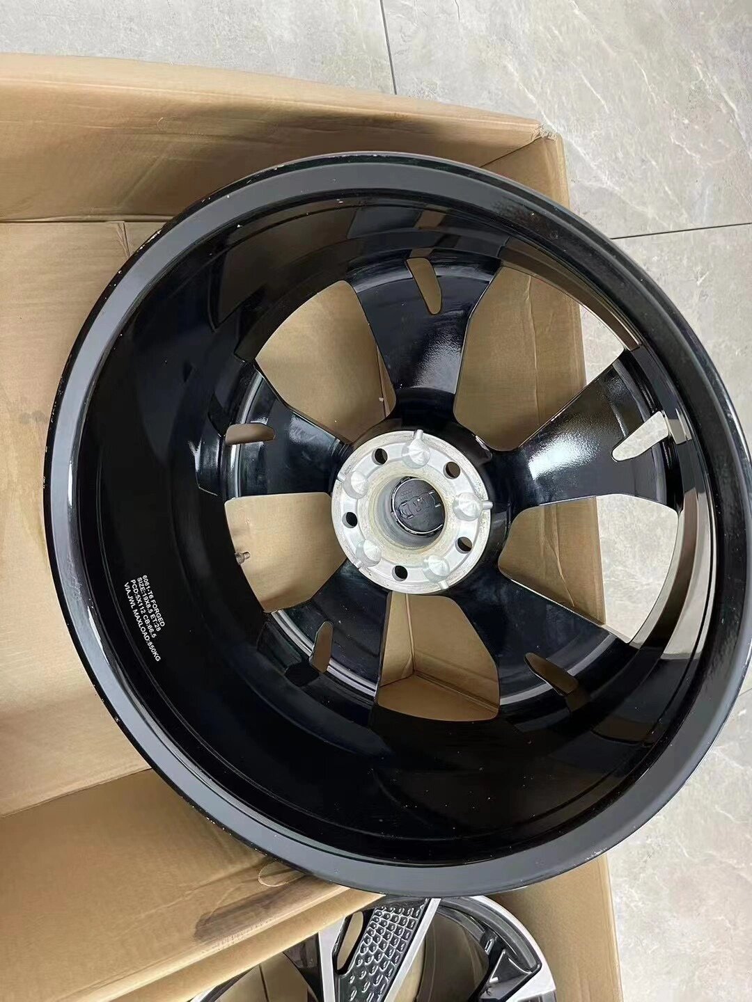 19寸奥迪龙鳞刀锋拆车轮毂