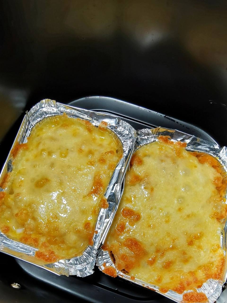 芝士焗玉米 焗 拉丝无敌了兄弟们 买了锡纸盒 正好一锅可以焗两个口味