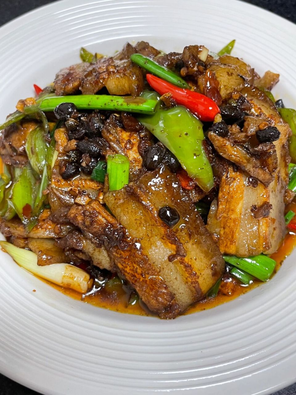 姐妹们,这个豆豉炒的回锅肉真的巨好吃,巨下饭,做法也不难.