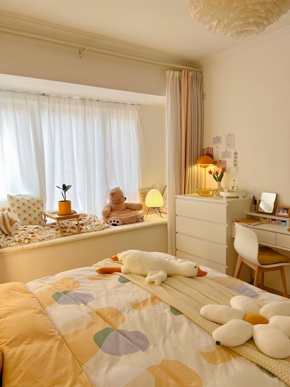 卧室房间布置图 大家好,今天我想带大家一起探索一些温馨舒适的卧室