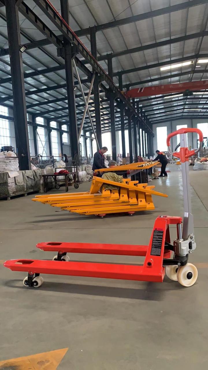 手动液压搬运车 低中高三款选择 总有一款适合你