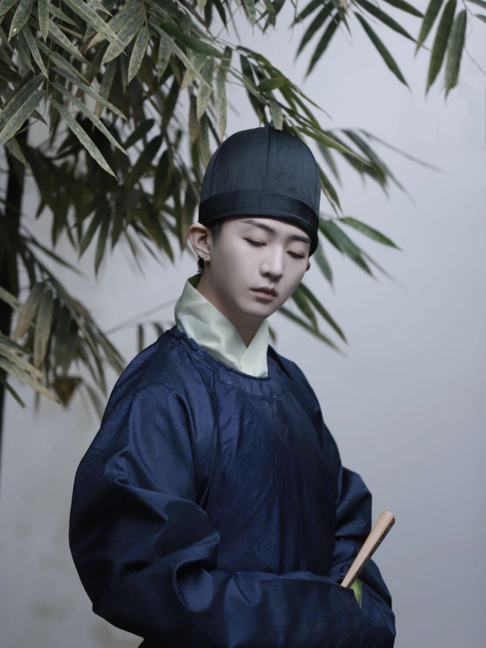 汉服穿搭|明初男子装束 藏蓝色 云纹纱明初窄袖圆领袍(自制 荧光绿窄