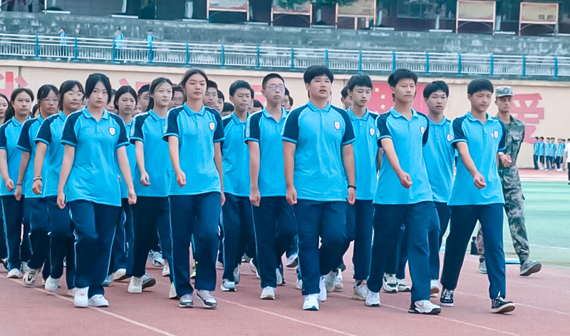 鲜衣怒马少年时,厉兵秣马点兵日