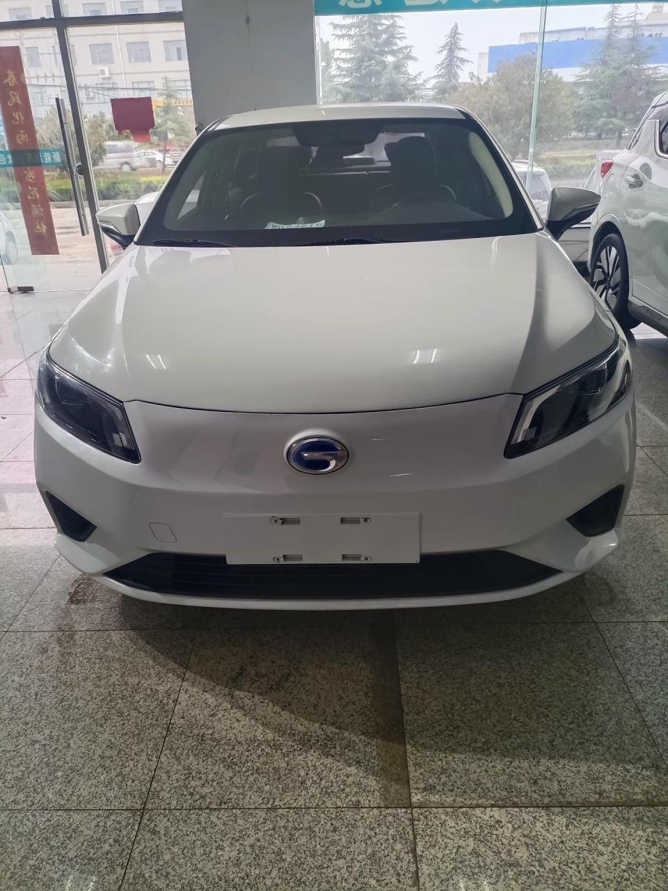 广汽埃安炫530新能源纯电动车  184马力  续航410㎞(三元锂电)