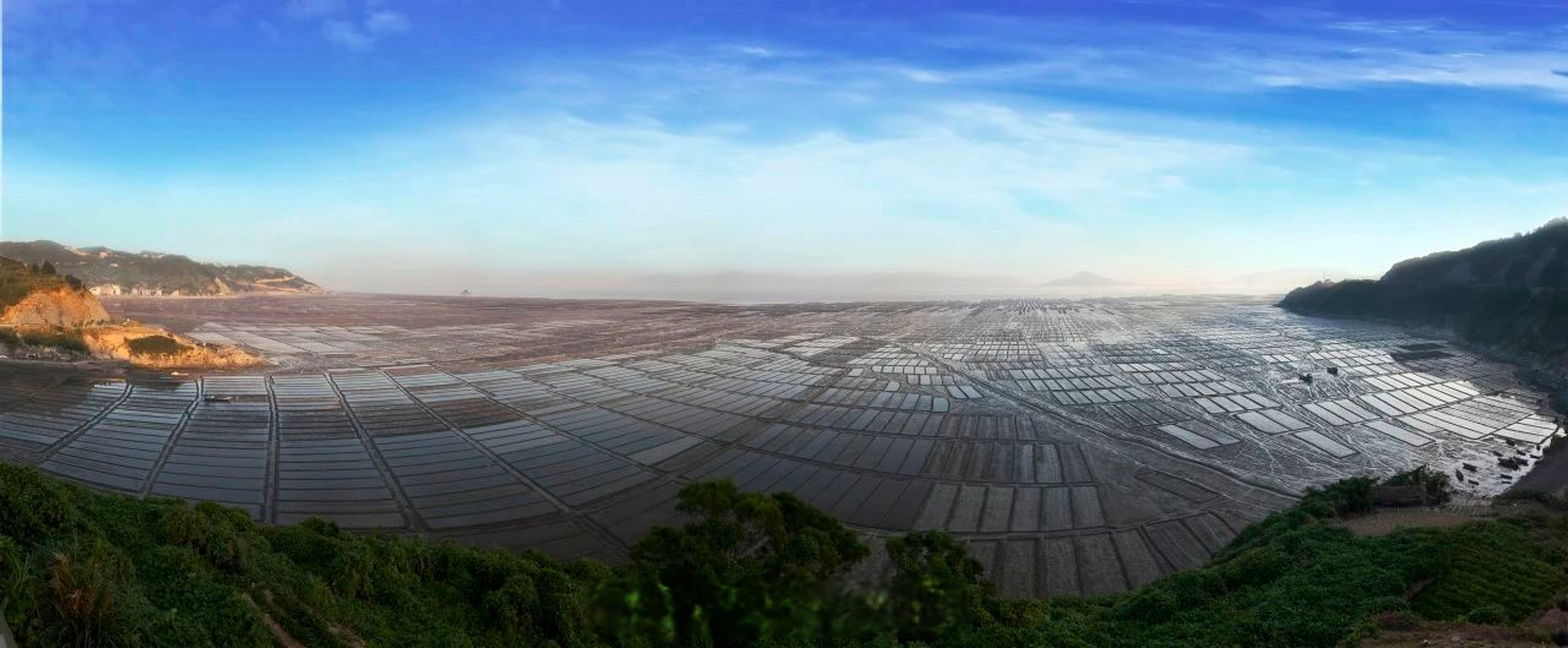 霓屿作为温州洞头陆地交通的主要枢纽,具有得天独厚的区位优势,地名以