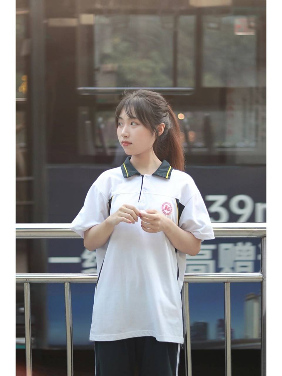 娄底三中校服太漂亮了 怎么能不怀念呢 一起早起吃早餐上课 下课跑着