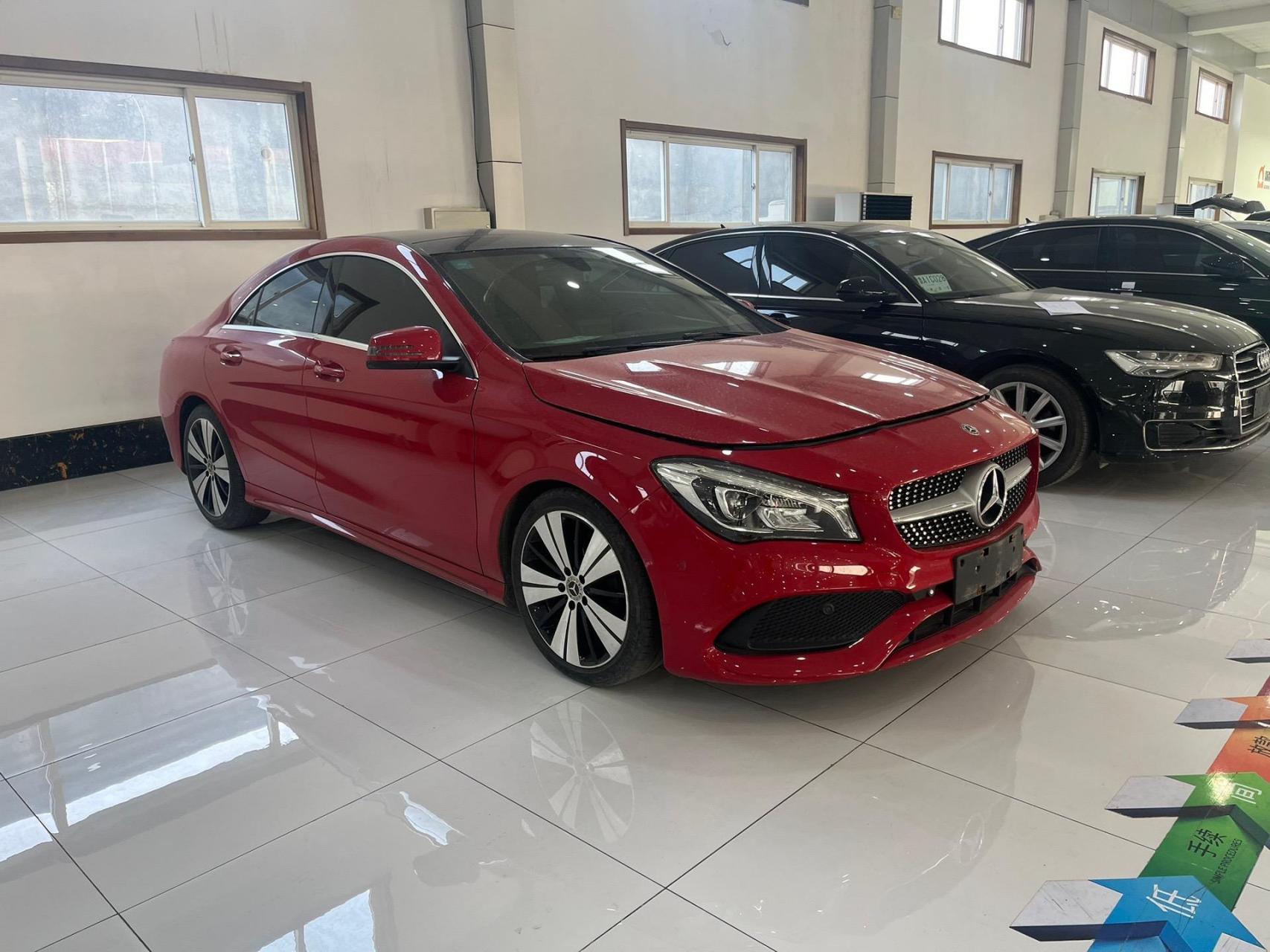 镶满钻的红色奔驰轿跑cla,喜欢来99 959595:最新到店: 车辆