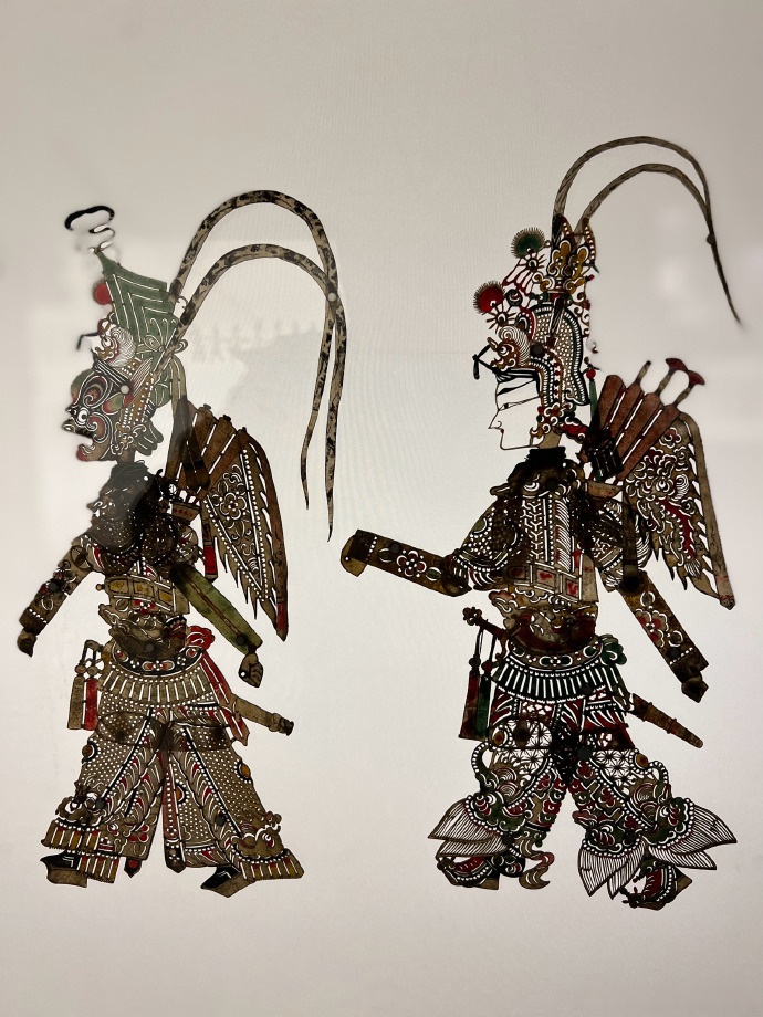 皮影戏又名"灯影戏""土影戏";皮影戏的起源历史悠久