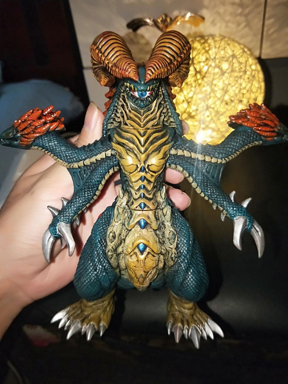 石化魔兽加高尔贡 石化魔兽加高尔贡,万代正品系列,登场于罗布奥特曼