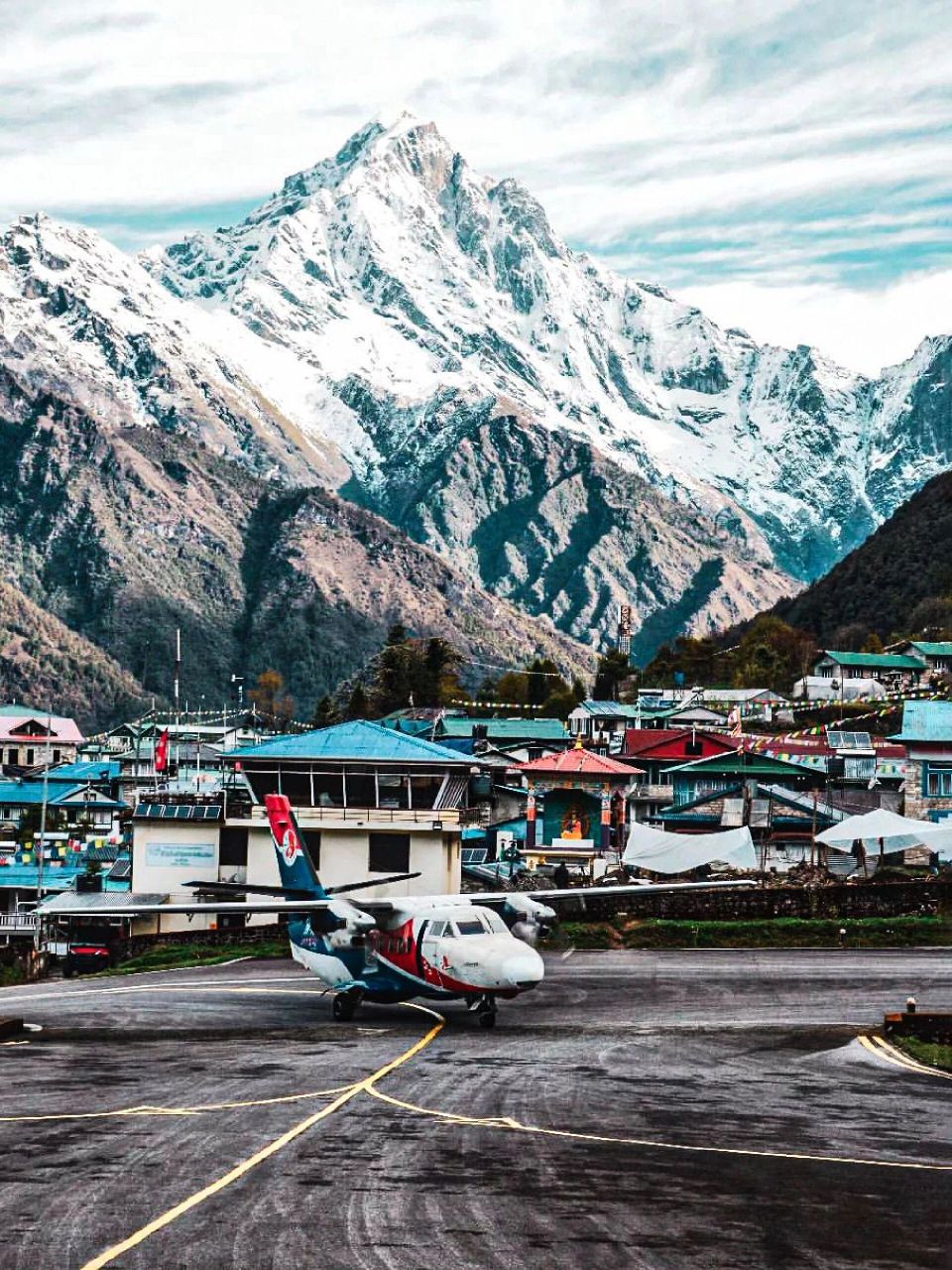 ebc起点01世界最惊险的机场7915卢卡拉 02卢卡拉lukla机场