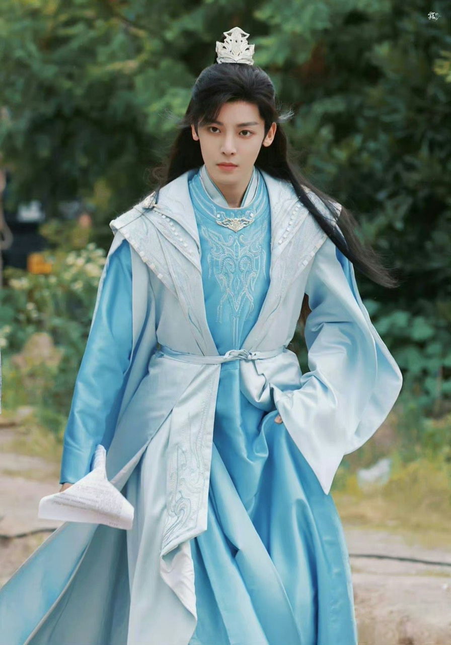 侯明昊怎么越来越帅了啊,新剧古装造型太能打了!
