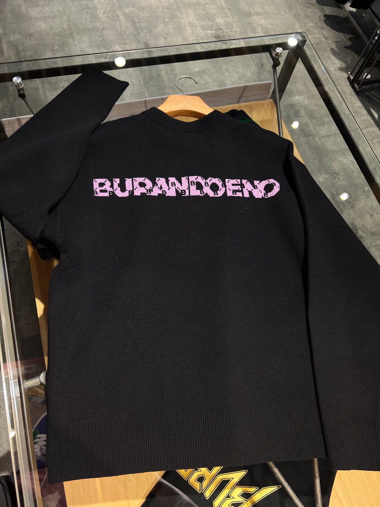 burando eno 针织衫圆领宽松款 紫色和黑色两款颜色 店内最低折扣促销