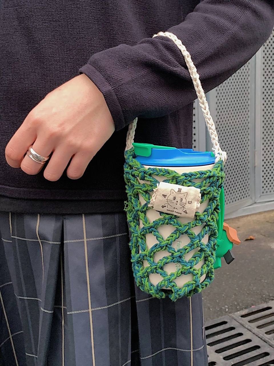 会织上瘾的杯套 钩织杯套真的很有成就感耶!
