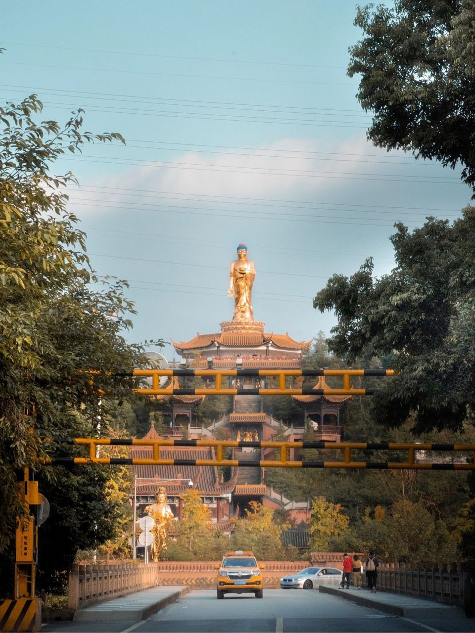 白云寺| 隐于成都闹市的小众古刹01地铁直 万万没想到成都近郊 居然