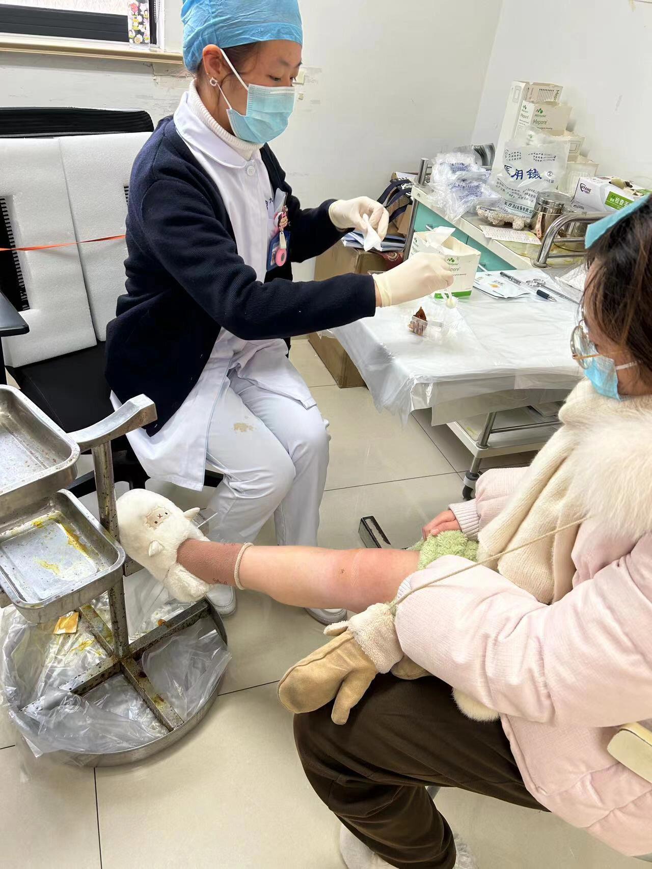 半月板关节镜术后拆线换药