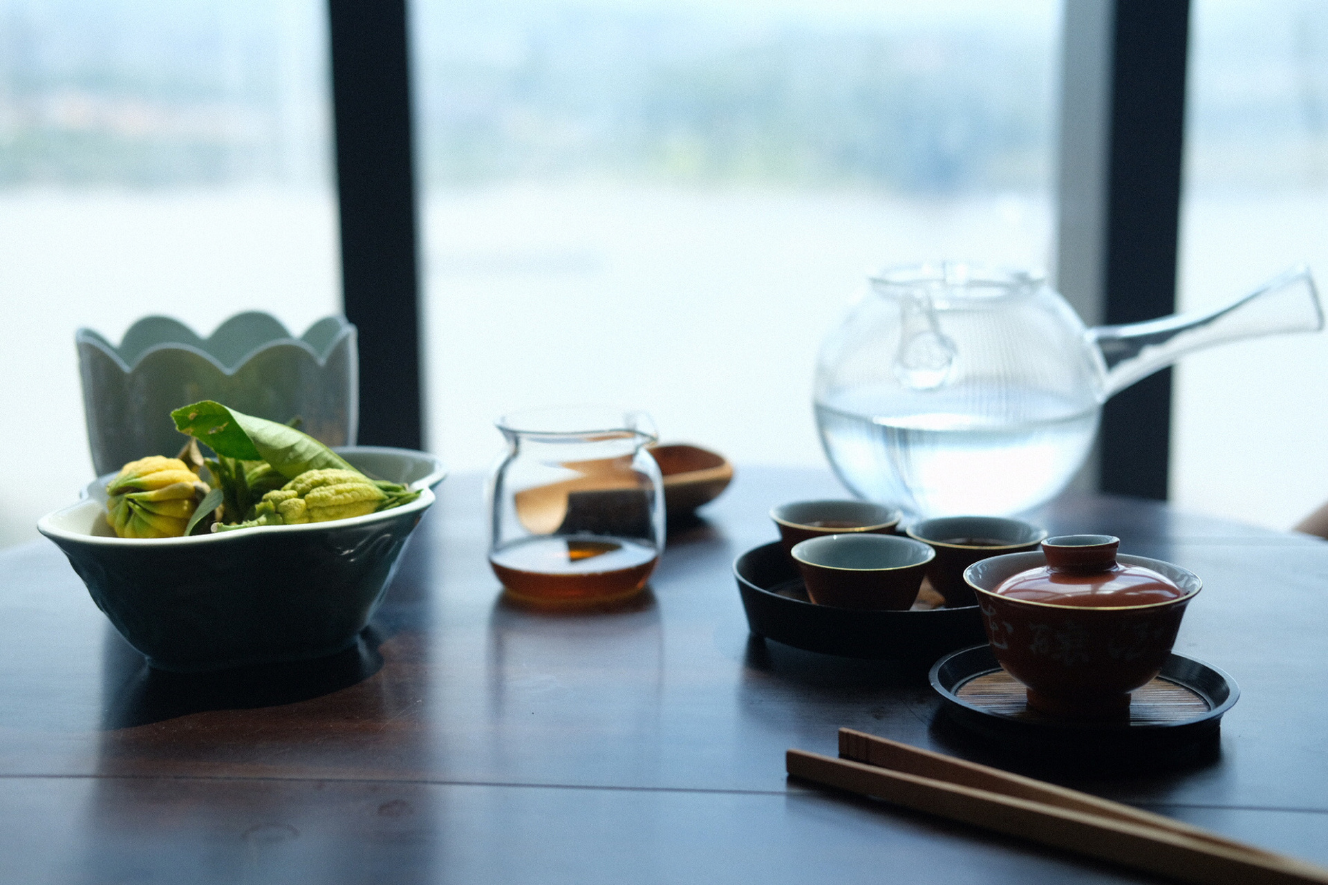 如题,功夫茶里常见的三个杯子,你看,三个杯子摆一起是不是就是一个"