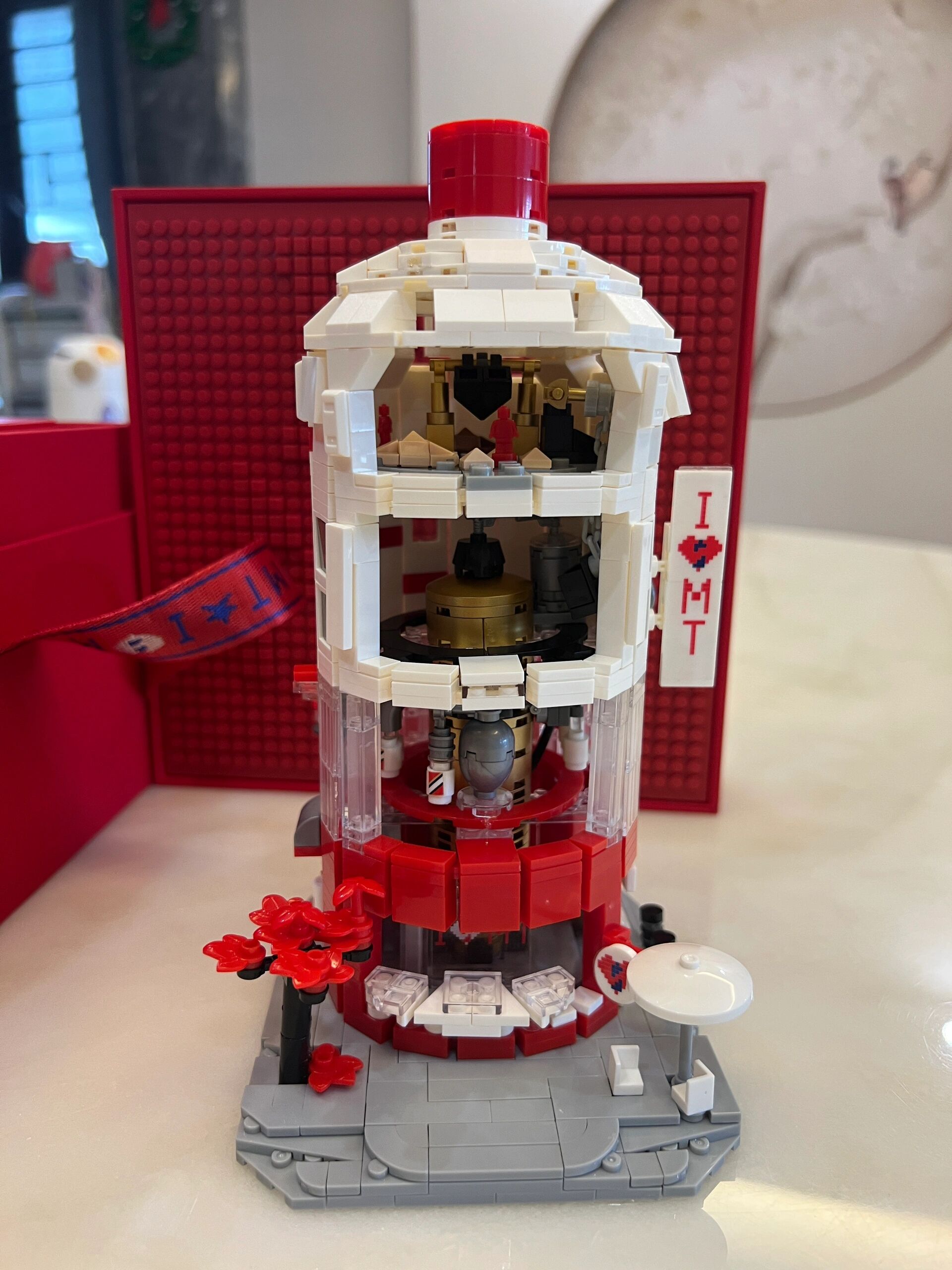 凑了波热闹,乐高茅台月饼盒 我老公买来和我女儿一起拼的,相对于lego