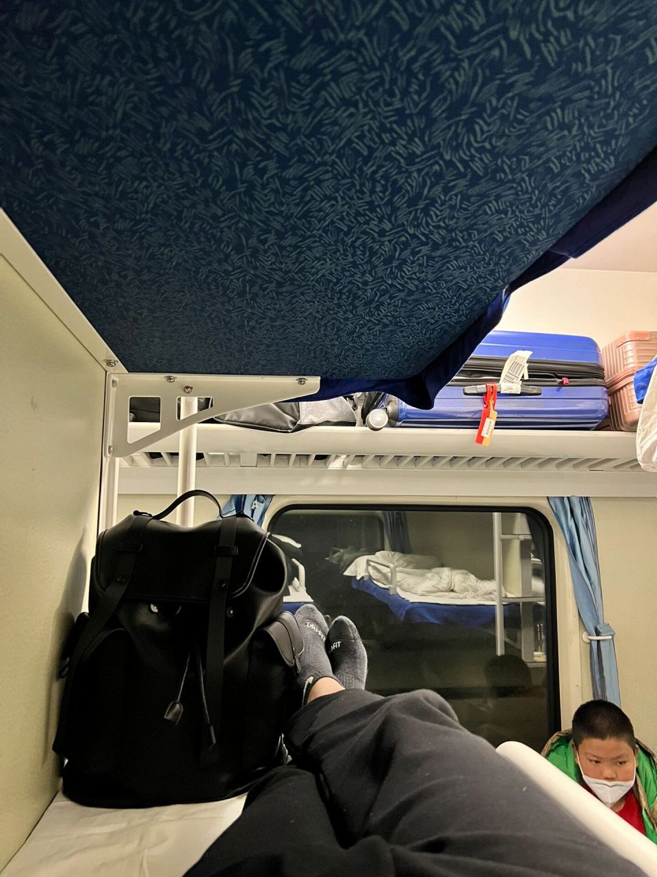 成都去广州久违的绿皮火车卧铺 出国前绿皮火车还是挺多的,回来发现