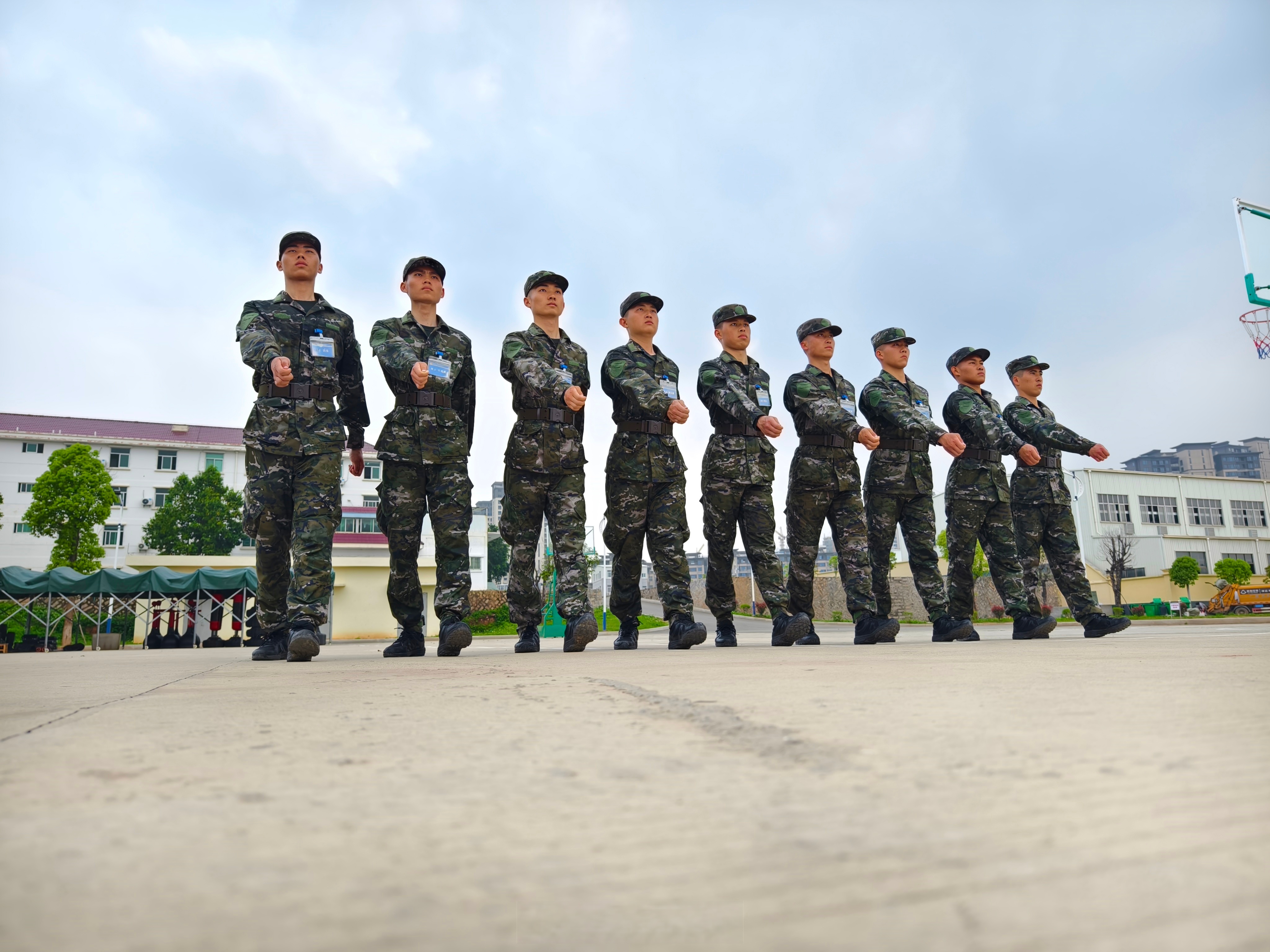 直击武警新兵队列训练#】近日,武警第二机动总队某支队开展新兵读列