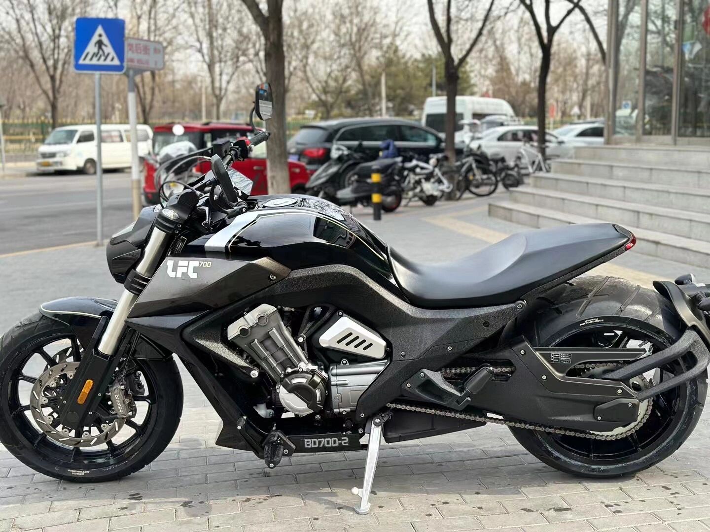 四缸大巡航来 22年11月奔达燎700,四缸水冷美式巡航,后胎310,前后abs