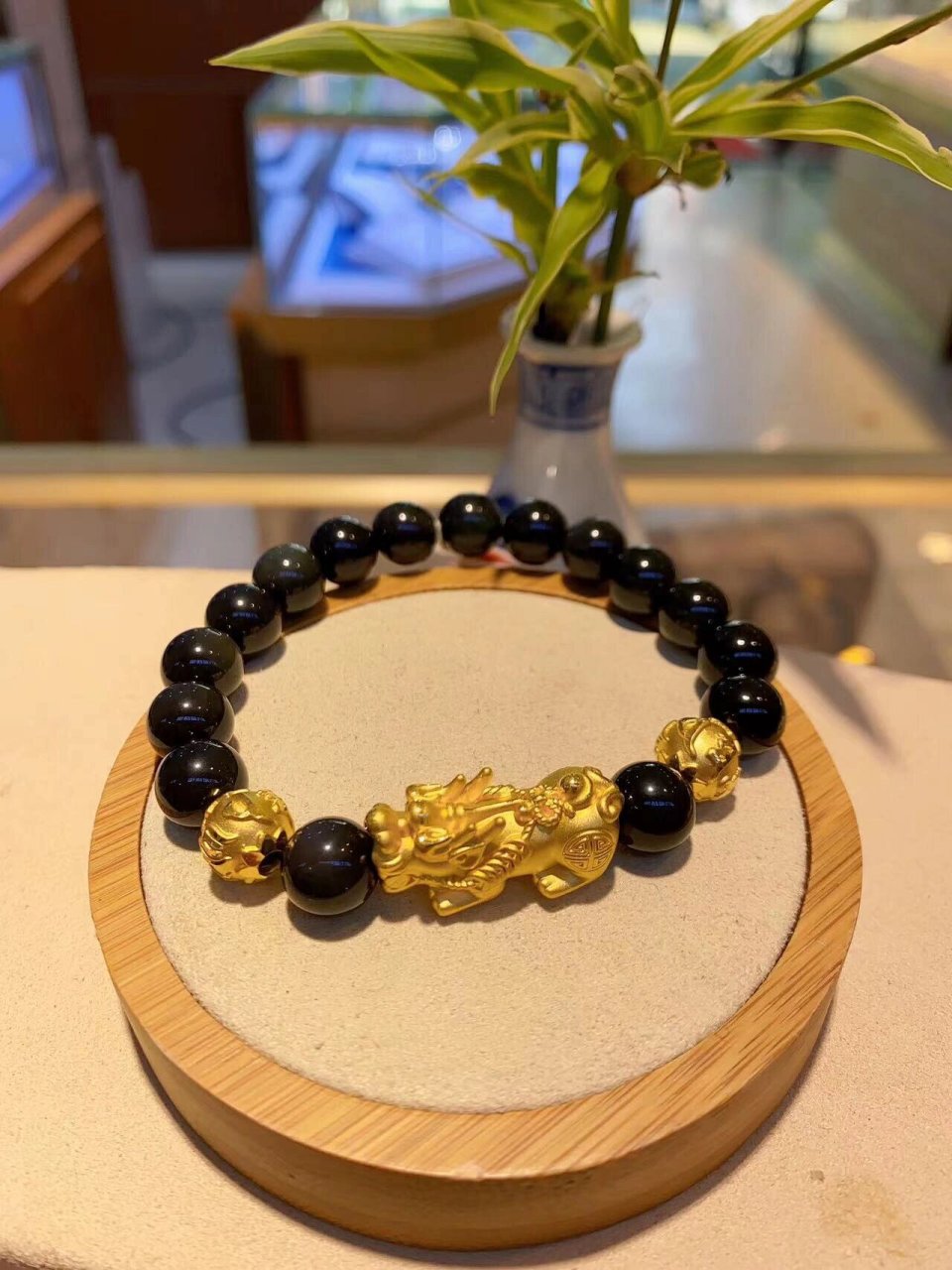 黄金正确貎貅的佩戴 貔貅佩戴在自己的身上对于财运虽然有很大的提升