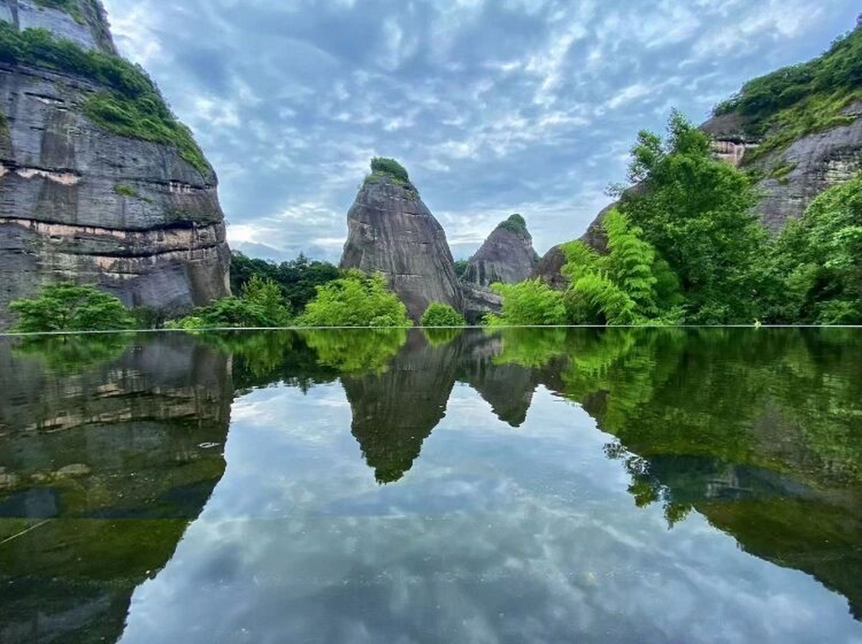 广西八角寨风景区简介图片