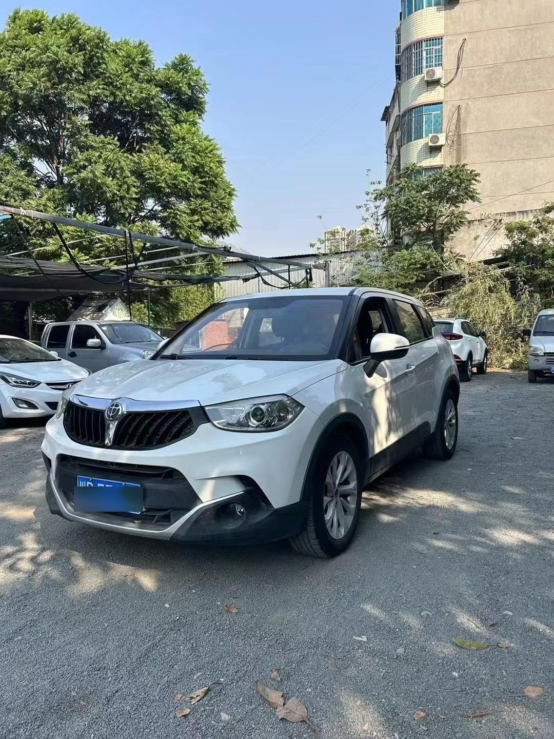 2016年上牌中华v3小型越野车