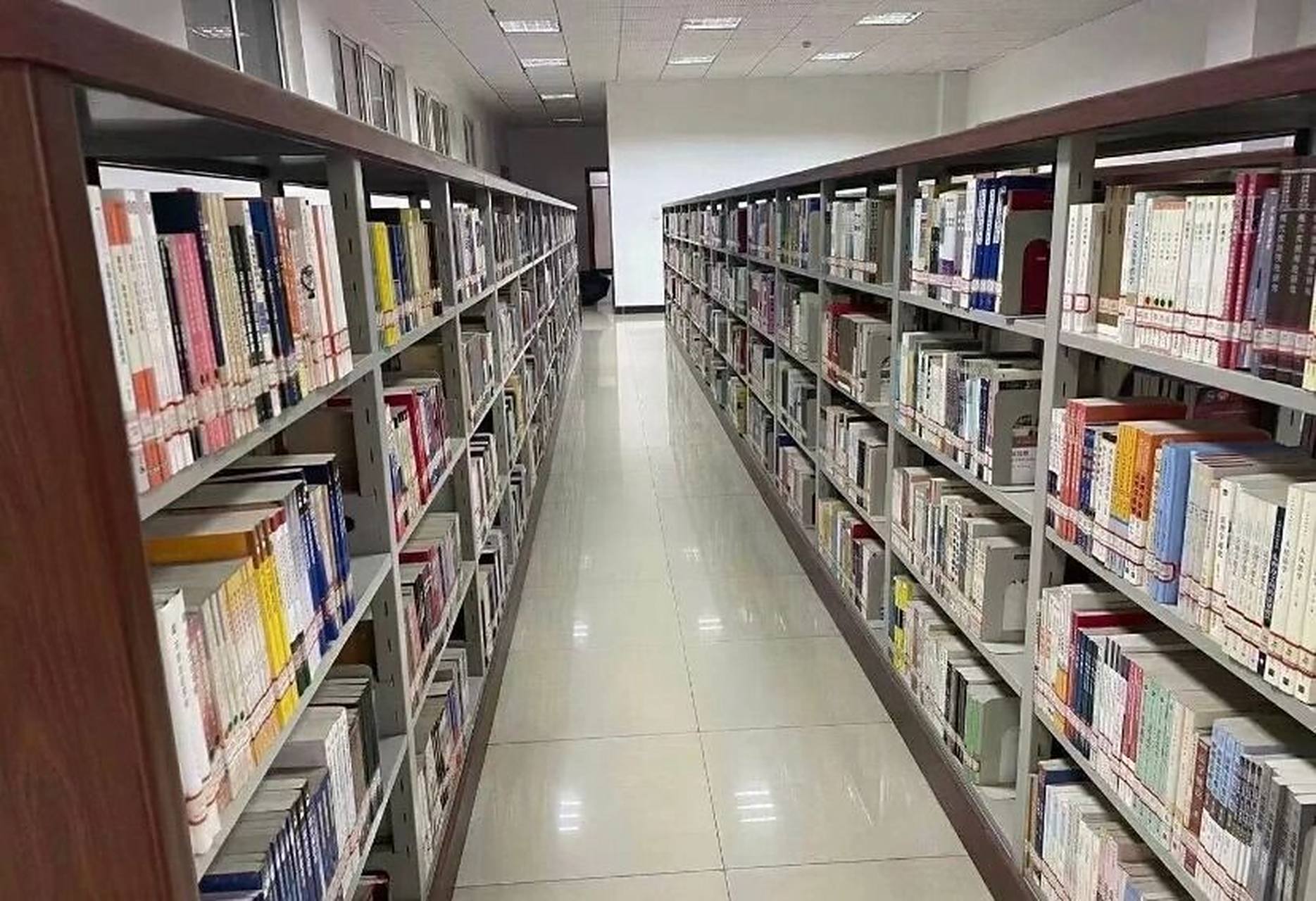 武汉东湖学院:学校有两种招生模式 第一种是高考过本科线,通过高考