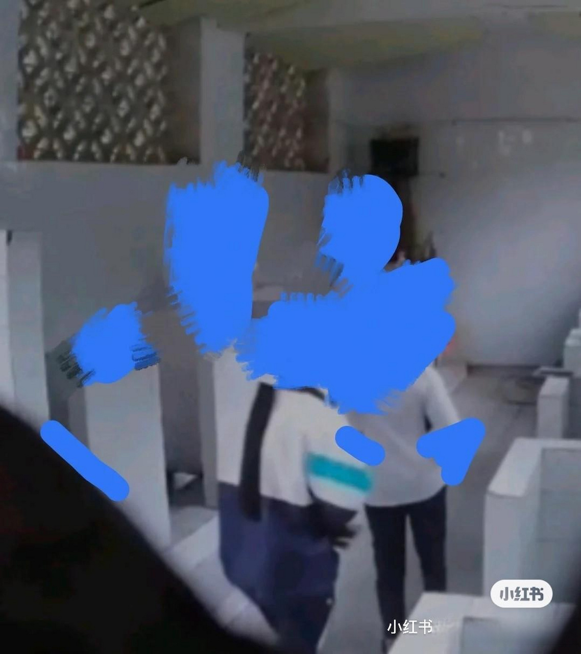 【武汉警方回应网传100名高中生上厕所被偷拍:关注到该信息,正在调查