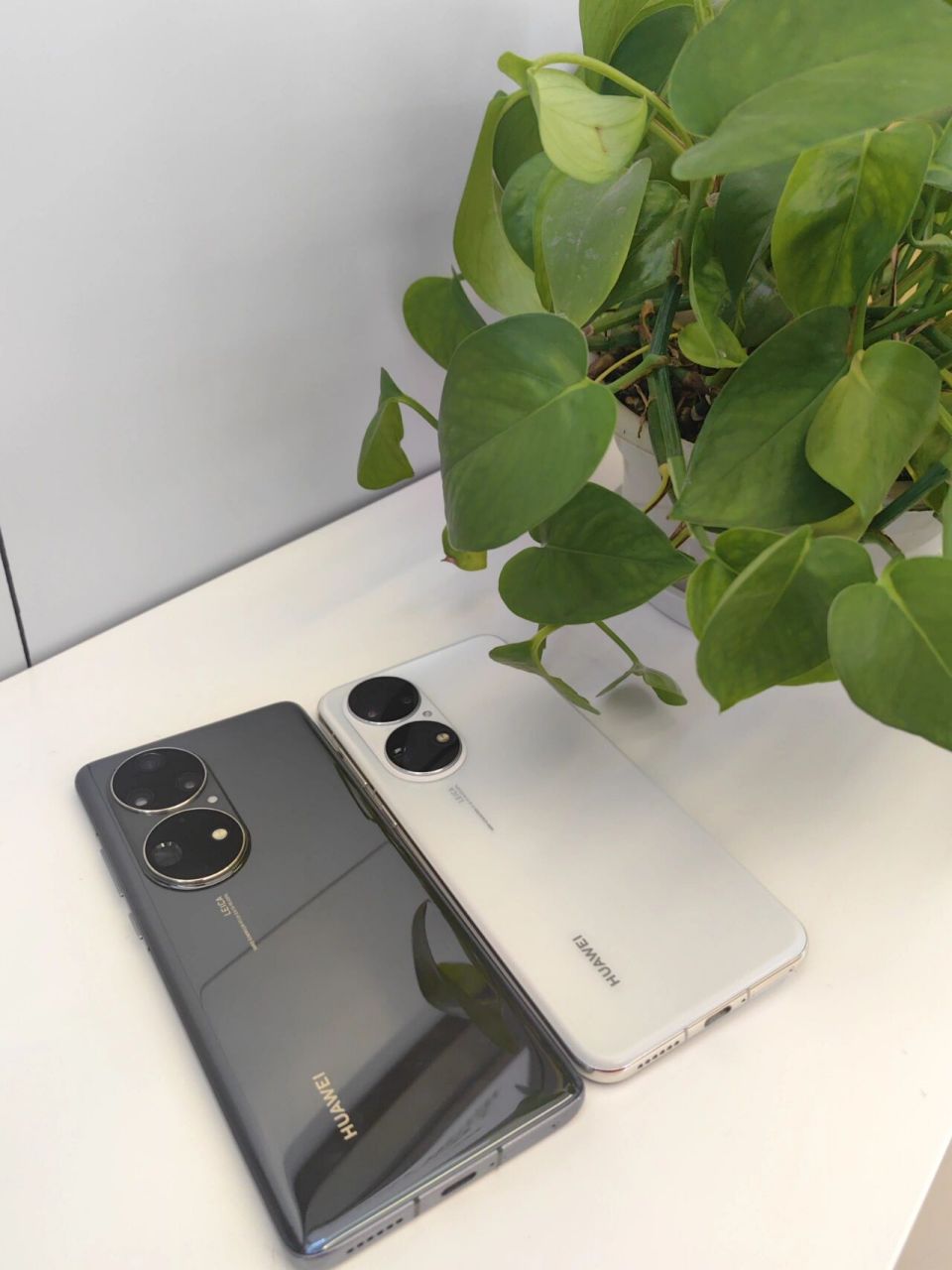 女神节,想买个新手机犒赏自己,看中华为p50系列的颜值了,现在不知道