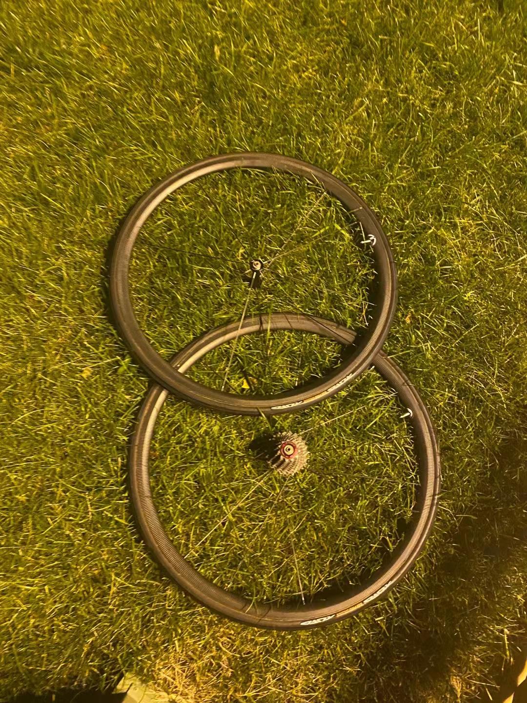 briskwheels近期制作的四组超轻轮组 重量分别是661663670673克每