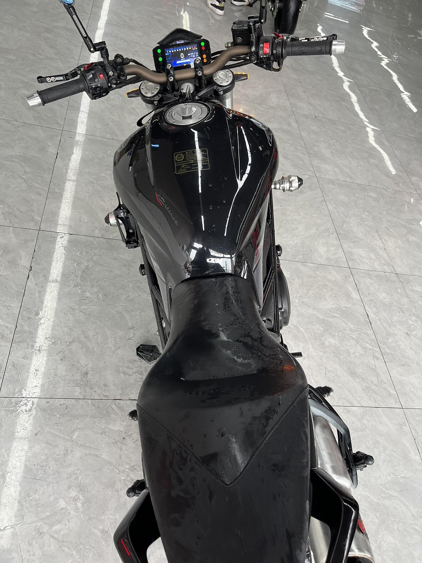 20年贝纳利752s 安全行驶10000公里 前后abs 直列双缸水冷电喷750cc