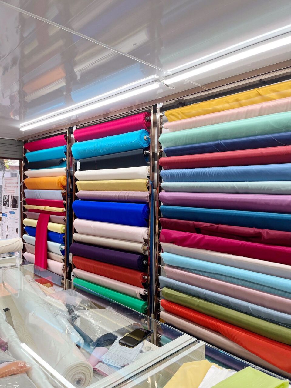 知识科普|真丝面料种类和特性  常见的直丝面料品种大致有双绉,重绉