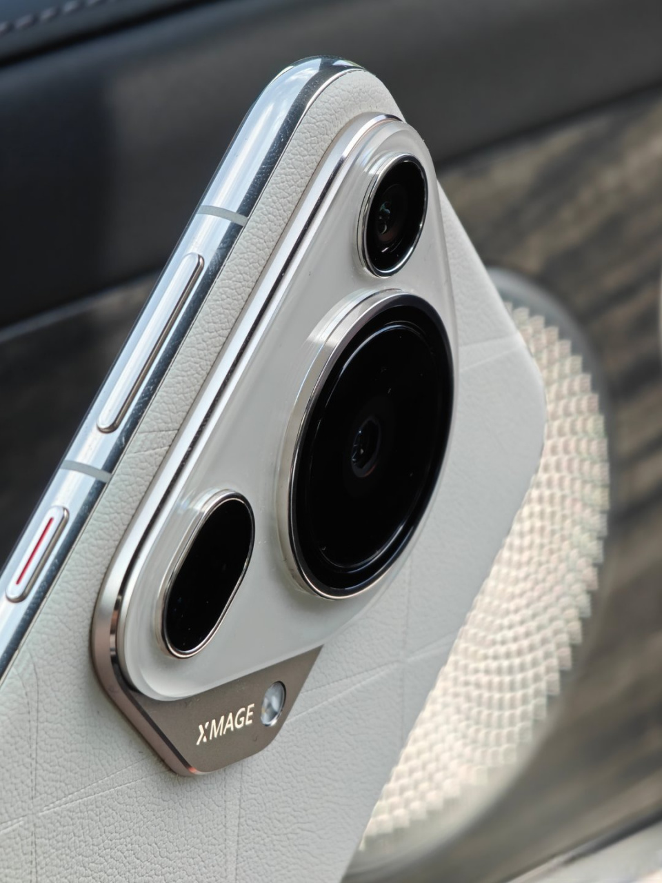 华为pura 70 ultra这个伸缩镜头伸缩前后的区别,华为真的太懂设计了