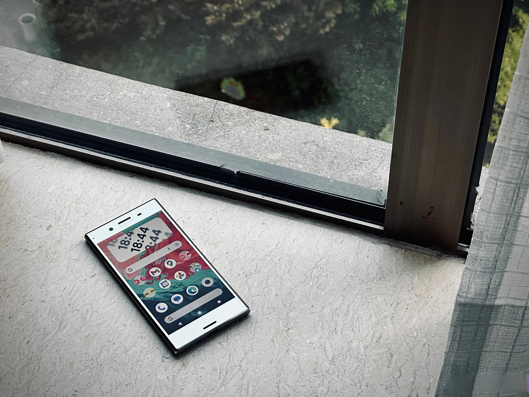 前几天收了一台银色的xperia xz premium 来做为备用机使用 不得不说